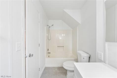 102 California Avenue Elyria OH 44035