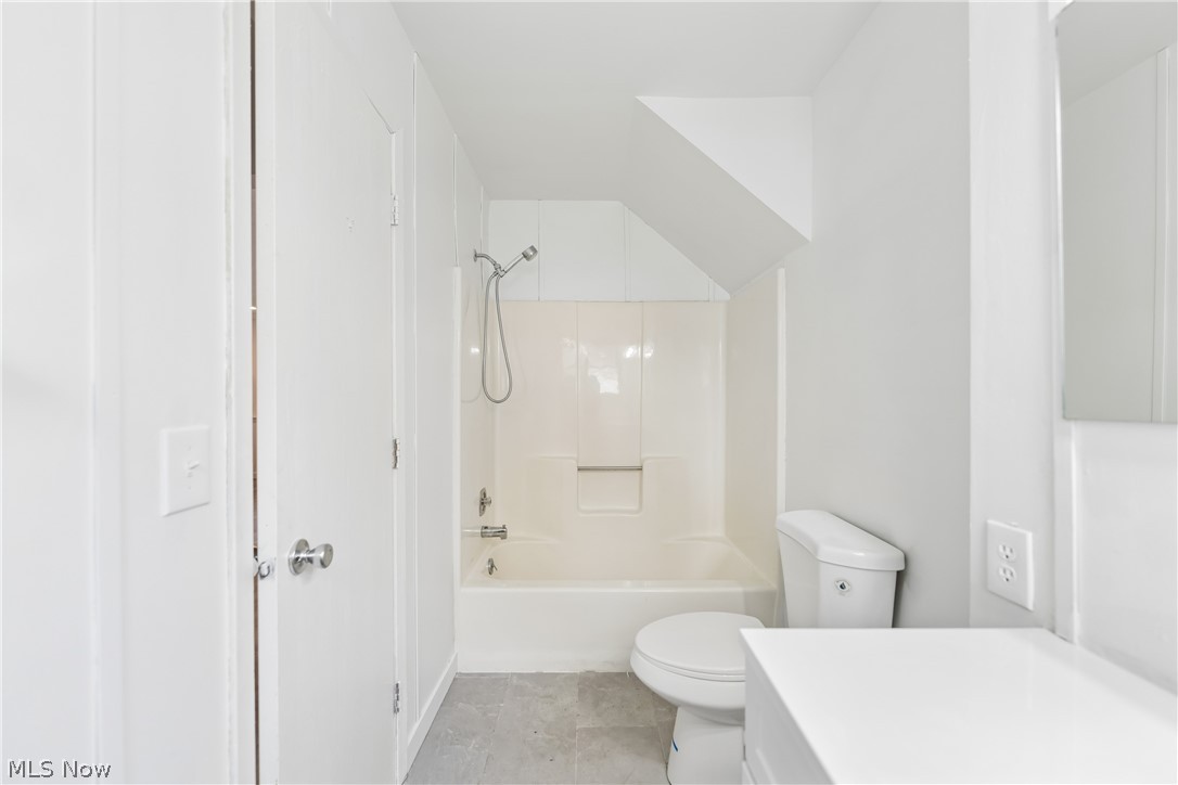 102 California Avenue Elyria OH 44035