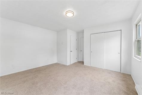 102 California Avenue Elyria OH 44035