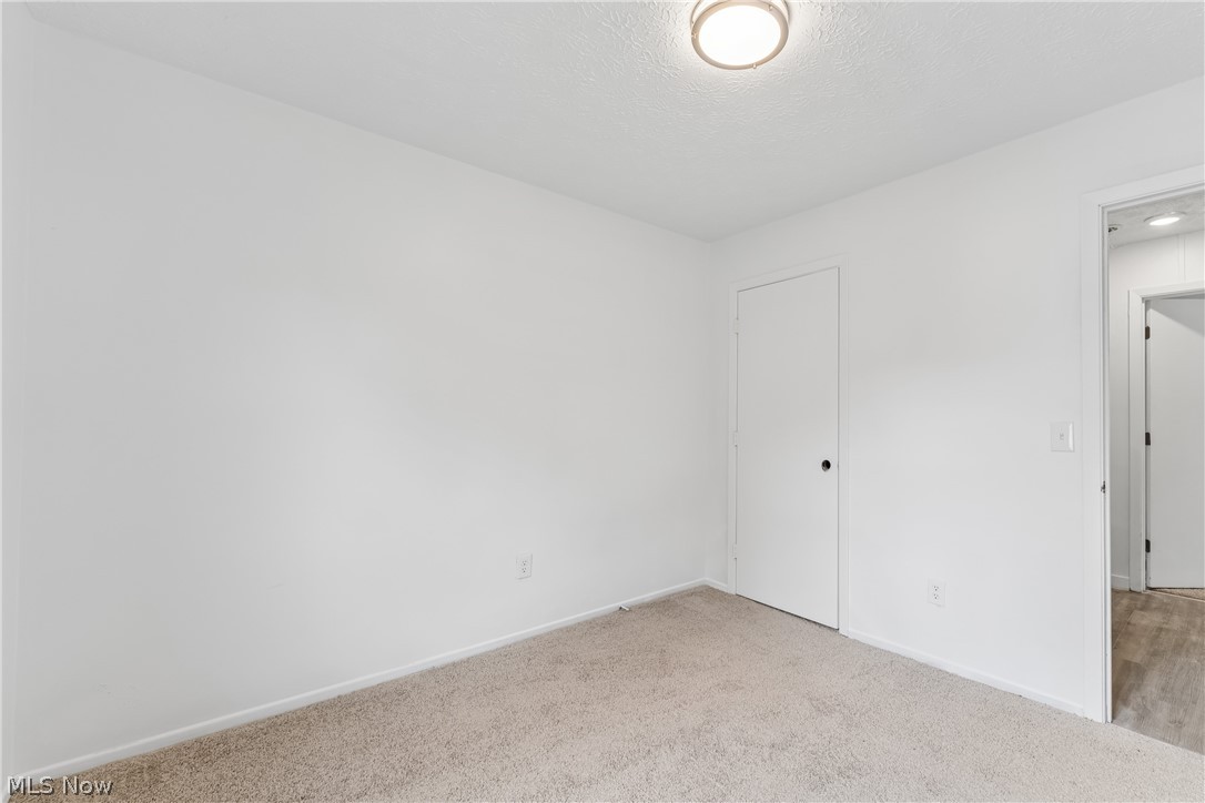 102 California Avenue Elyria OH 44035