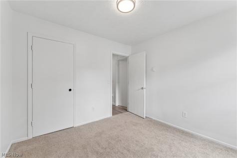 102 California Avenue Elyria OH 44035
