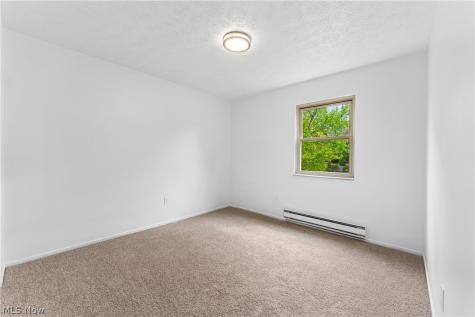 102 California Avenue Elyria OH 44035