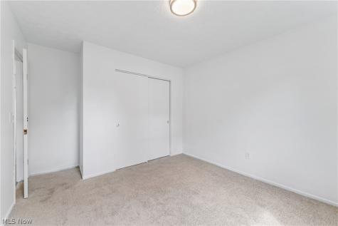 102 California Avenue Elyria OH 44035