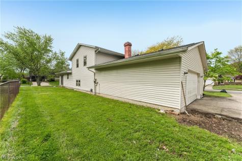 102 California Avenue Elyria OH 44035