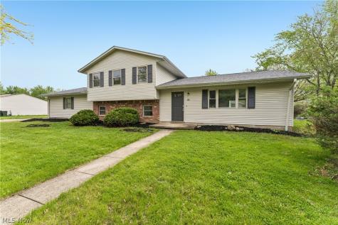 102 California Avenue Elyria OH 44035