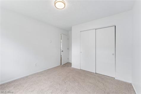 102 California Avenue Elyria OH 44035