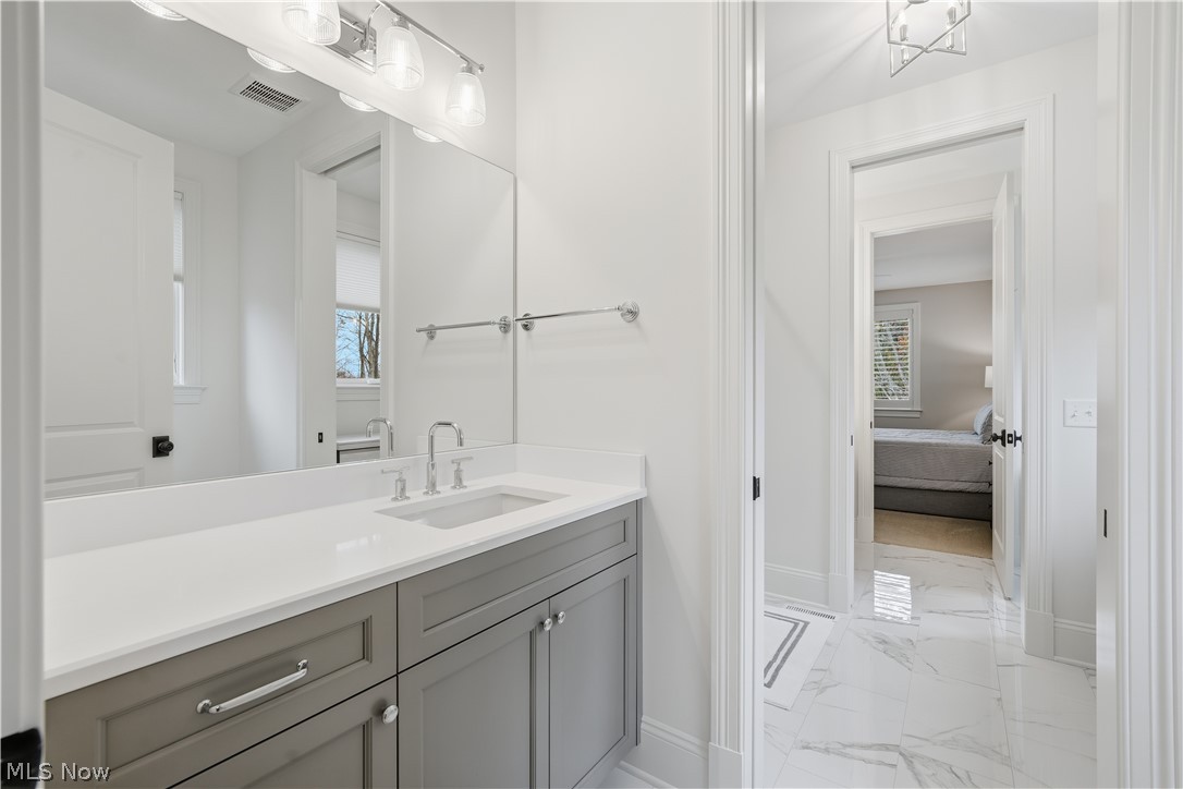 336 Woodridge Lane Moreland Hills OH 44022