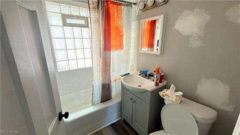 5596 South Boulevard Maple Heights OH 44137