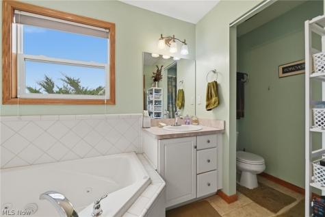 4901 Roscommon Drive Brunswick OH 44212