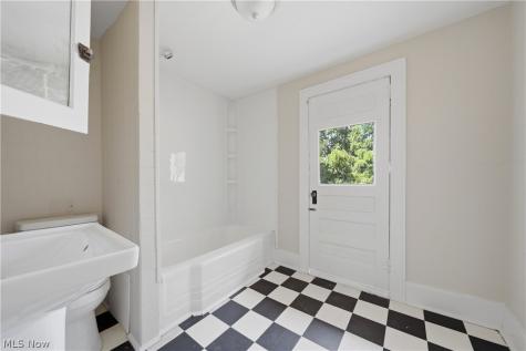 928 Hammel Street Akron OH 44306
