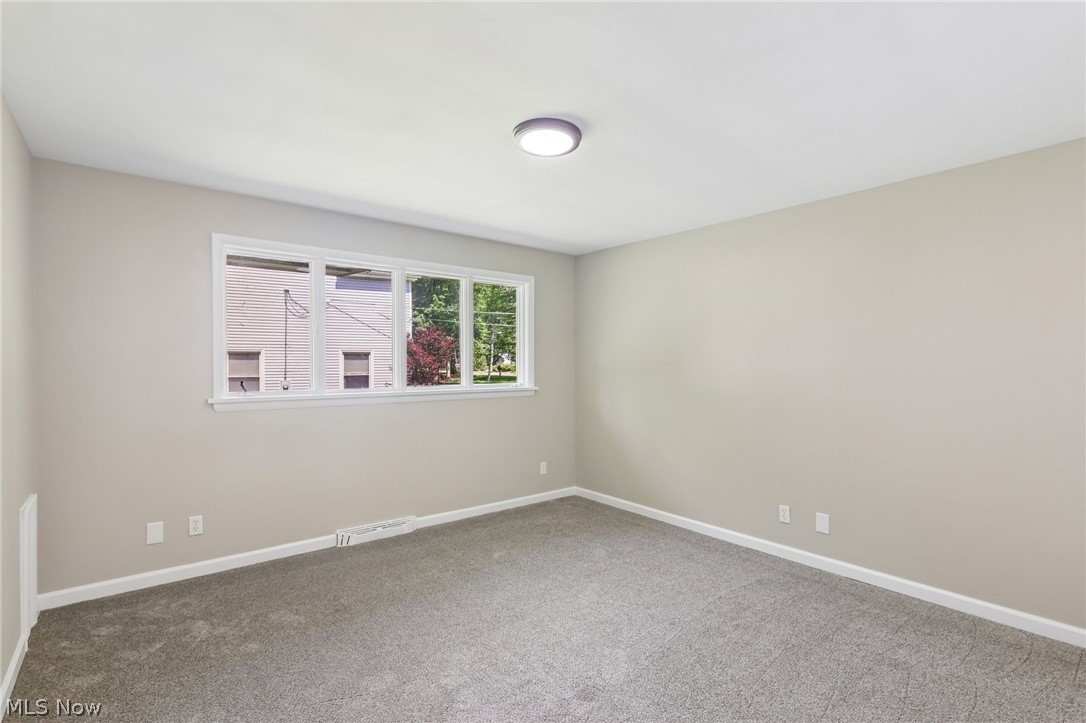 2141 Arms Drive Girard OH 44420