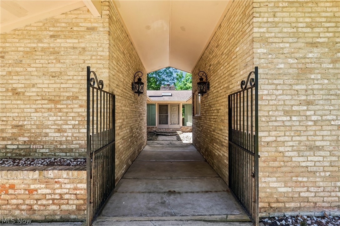 2141 Arms Drive Girard OH 44420