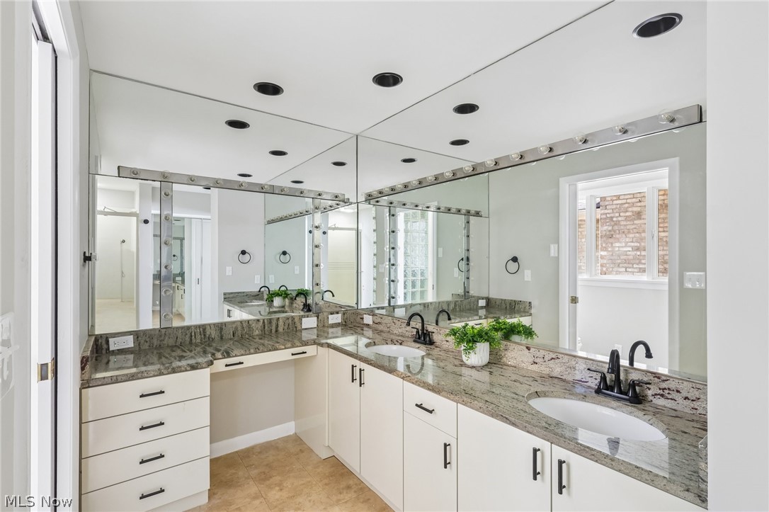 2141 Arms Drive Girard OH 44420