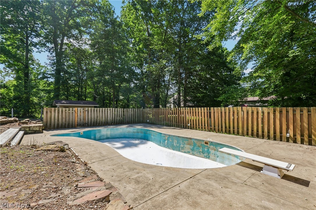2141 Arms Drive Girard OH 44420