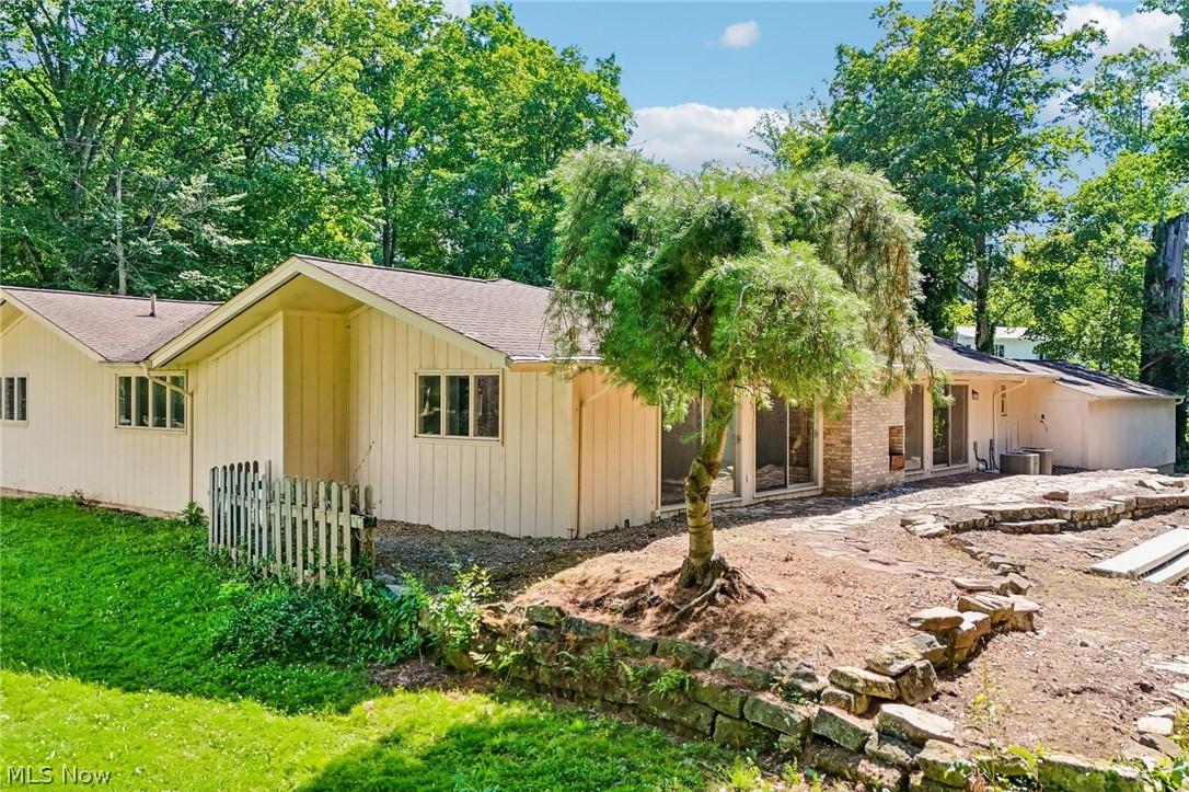 2141 Arms Drive Girard OH 44420