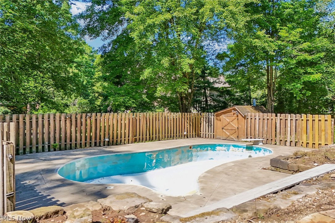 2141 Arms Drive Girard OH 44420