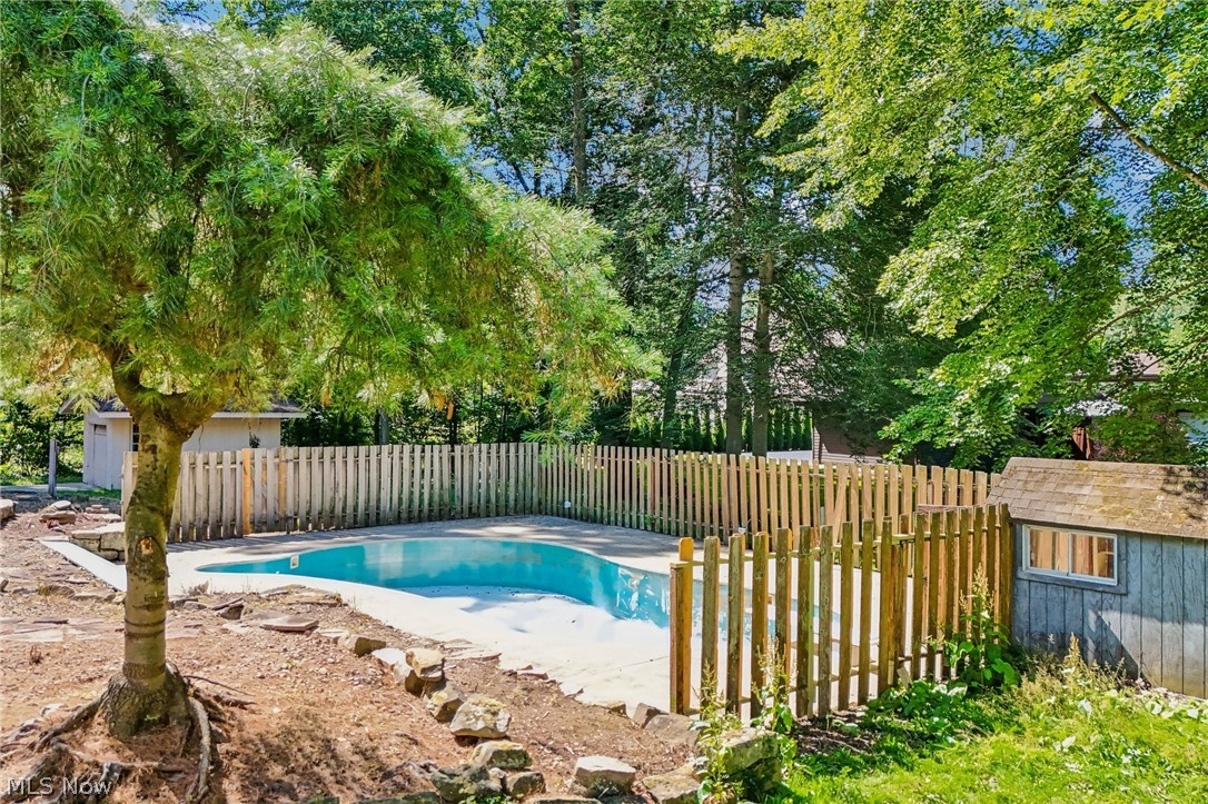 2141 Arms Drive Girard OH 44420