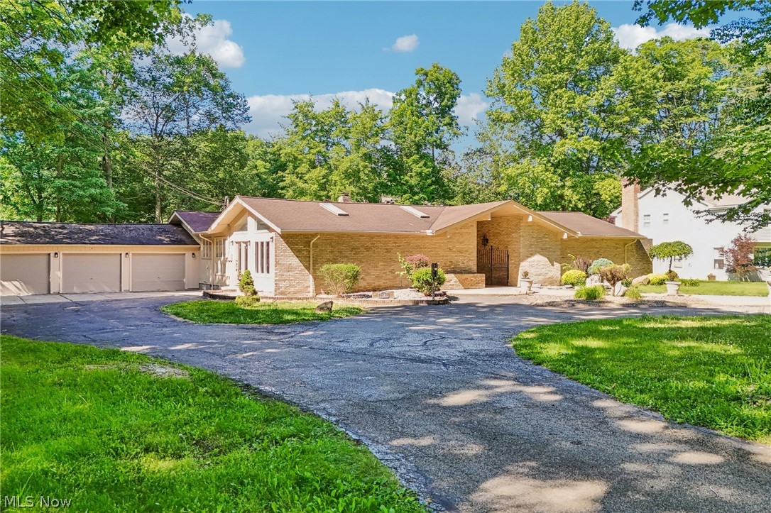 2141 Arms Drive Girard OH 44420