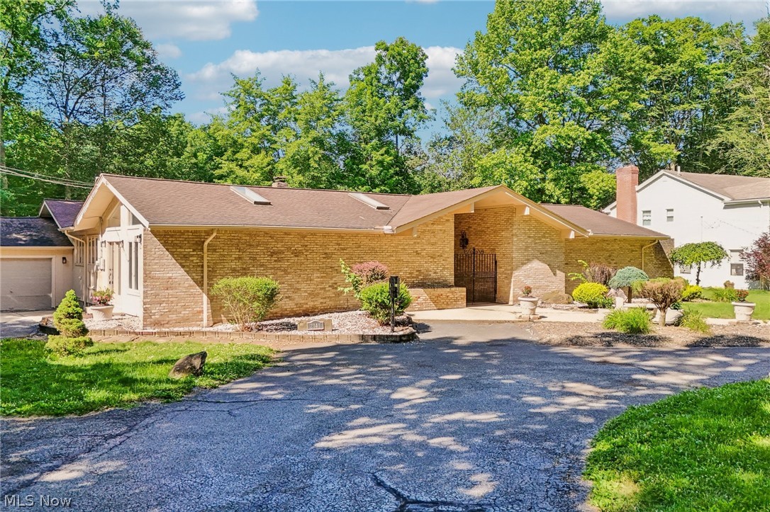 2141 Arms Drive Girard OH 44420