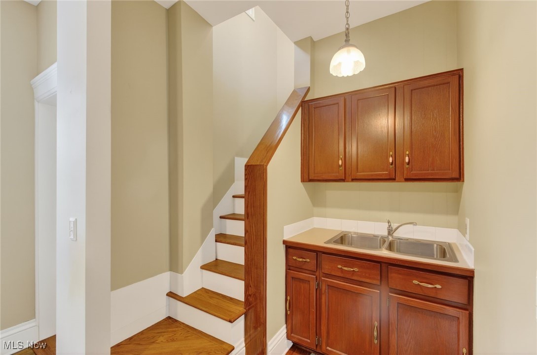 459 E High Avenue New Philadelphia OH 44663