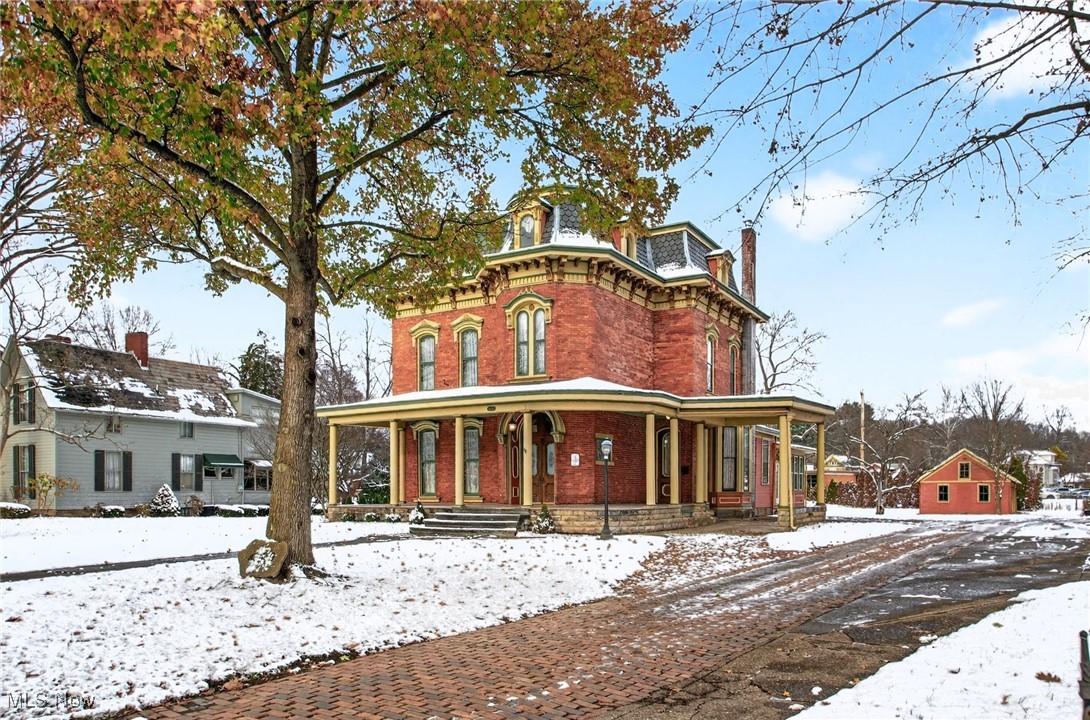 459 E High Avenue New Philadelphia OH 44663