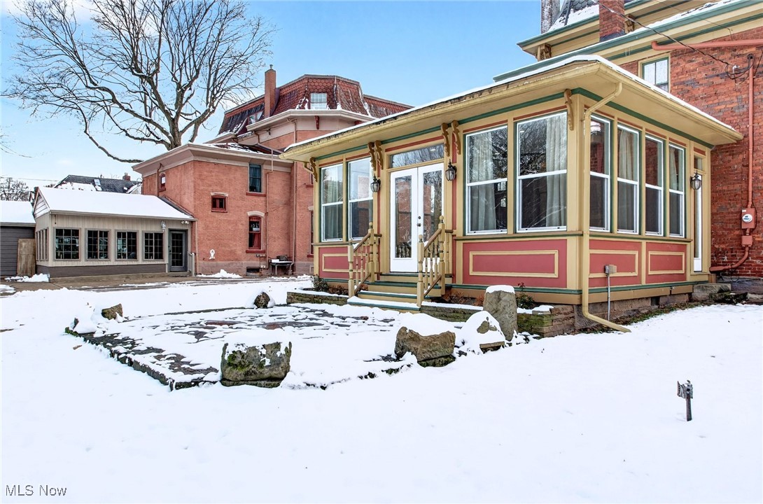 459 E High Avenue New Philadelphia OH 44663