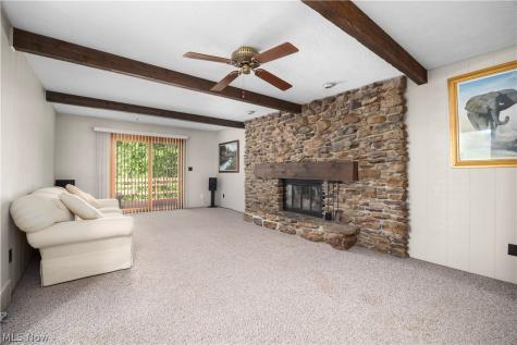 8636 Scarlet Oak Lane Parma OH 44130