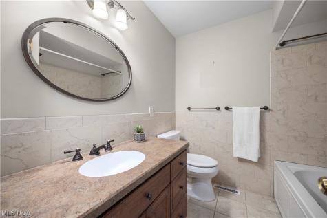 8636 Scarlet Oak Lane Parma OH 44130