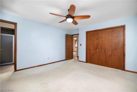 8636 Scarlet Oak Lane Parma OH 44130