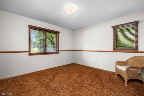 8636 Scarlet Oak Lane Parma OH 44130