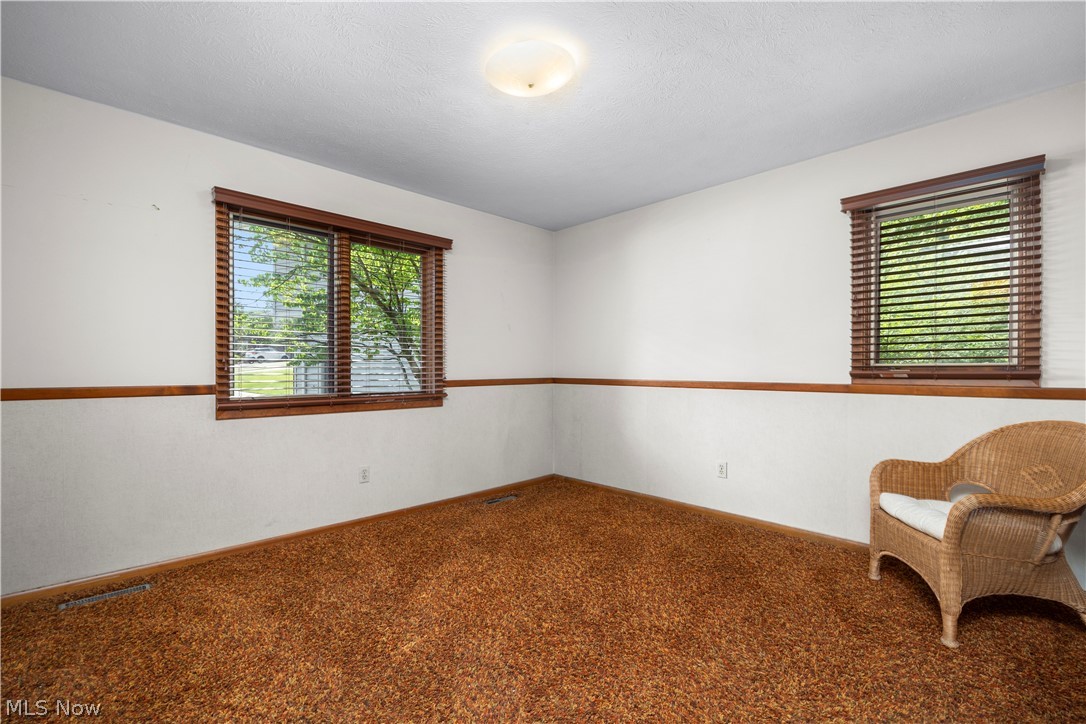 8636 Scarlet Oak Lane Parma OH 44130
