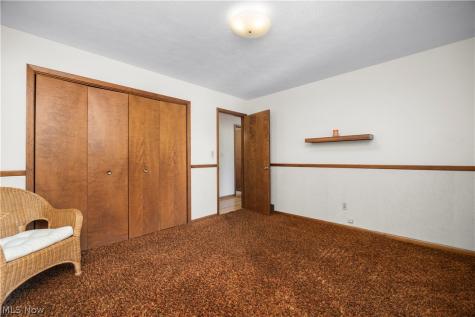 8636 Scarlet Oak Lane Parma OH 44130