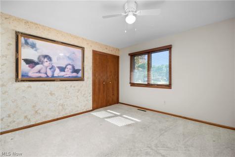 8636 Scarlet Oak Lane Parma OH 44130