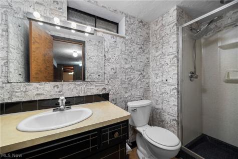 8636 Scarlet Oak Lane Parma OH 44130