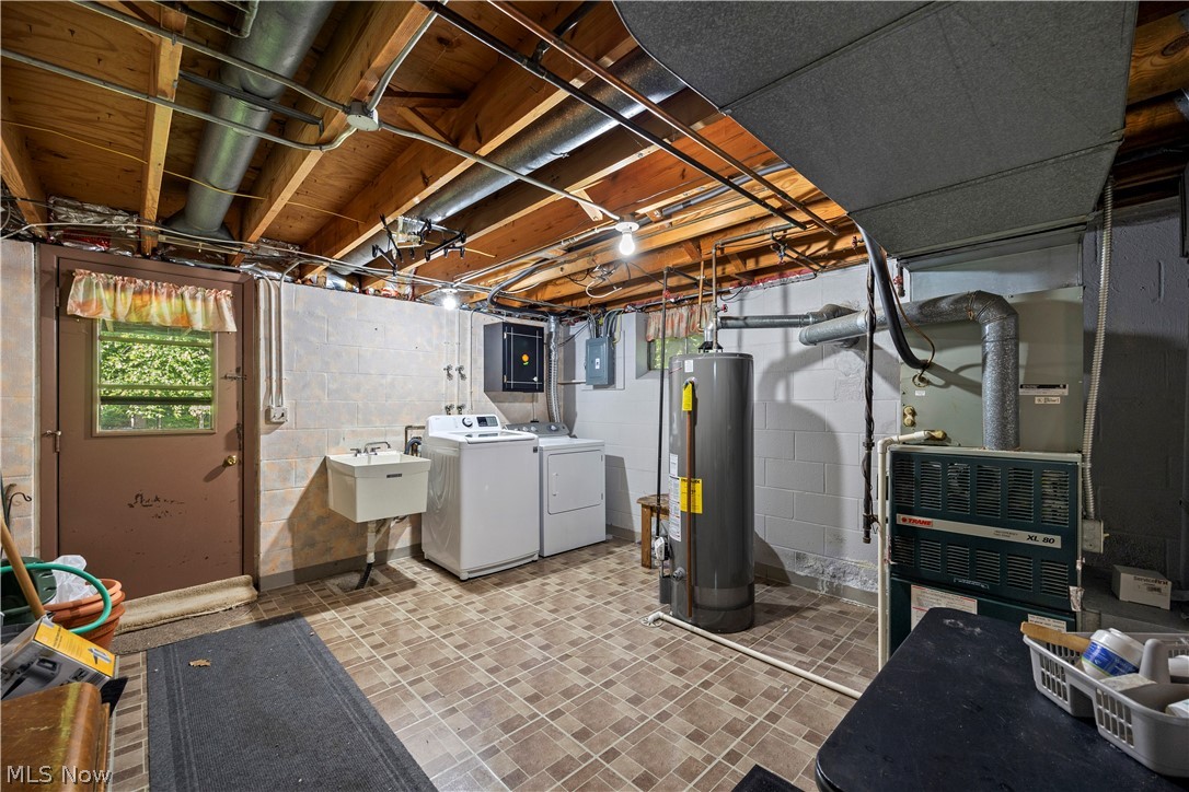 8636 Scarlet Oak Lane Parma OH 44130