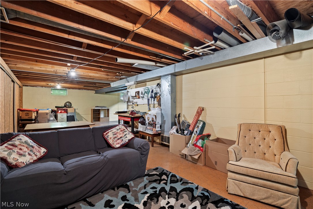 8636 Scarlet Oak Lane Parma OH 44130