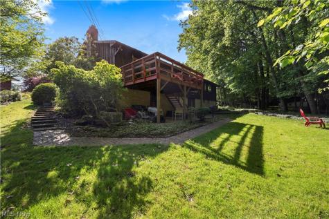 8636 Scarlet Oak Lane Parma OH 44130