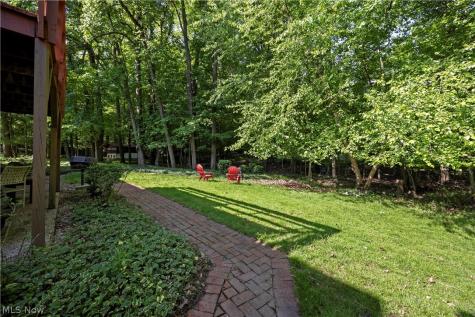 8636 Scarlet Oak Lane Parma OH 44130
