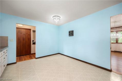 8636 Scarlet Oak Lane Parma OH 44130