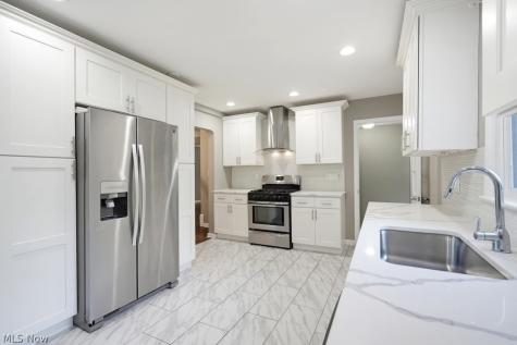 6514 Bonroi Drive Seven Hills OH 44131
