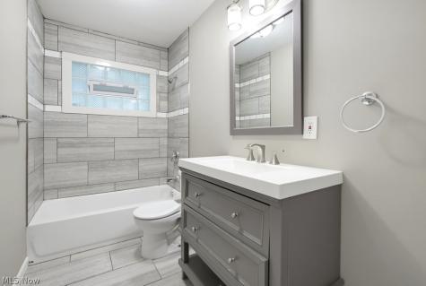 6514 Bonroi Drive Seven Hills OH 44131