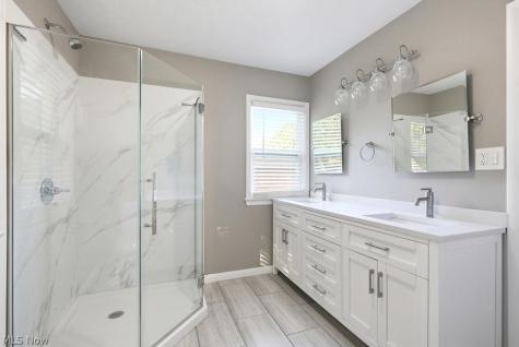6514 Bonroi Drive Seven Hills OH 44131