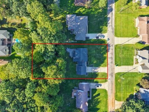 6514 Bonroi Drive Seven Hills OH 44131