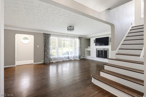 6514 Bonroi Drive Seven Hills OH 44131