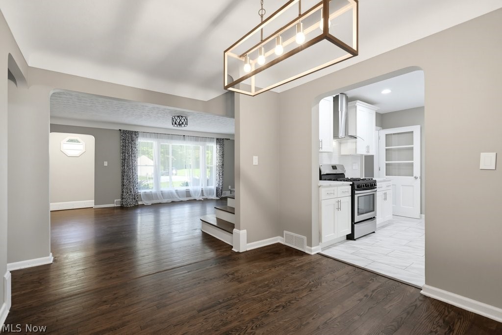 6514 Bonroi Drive Seven Hills OH 44131