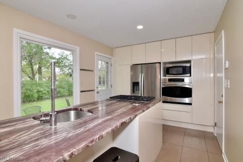 5331 Chickadee Lane Lyndhurst OH 44124
