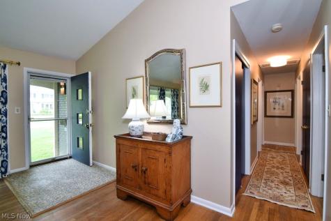 5331 Chickadee Lane Lyndhurst OH 44124