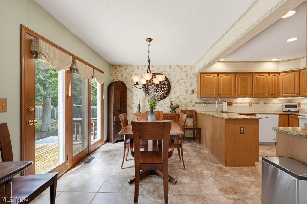 868 Carriage Park Oval Westlake OH 44145