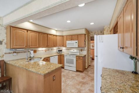 868 Carriage Park Oval Westlake OH 44145
