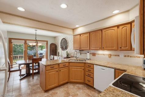 868 Carriage Park Oval Westlake OH 44145